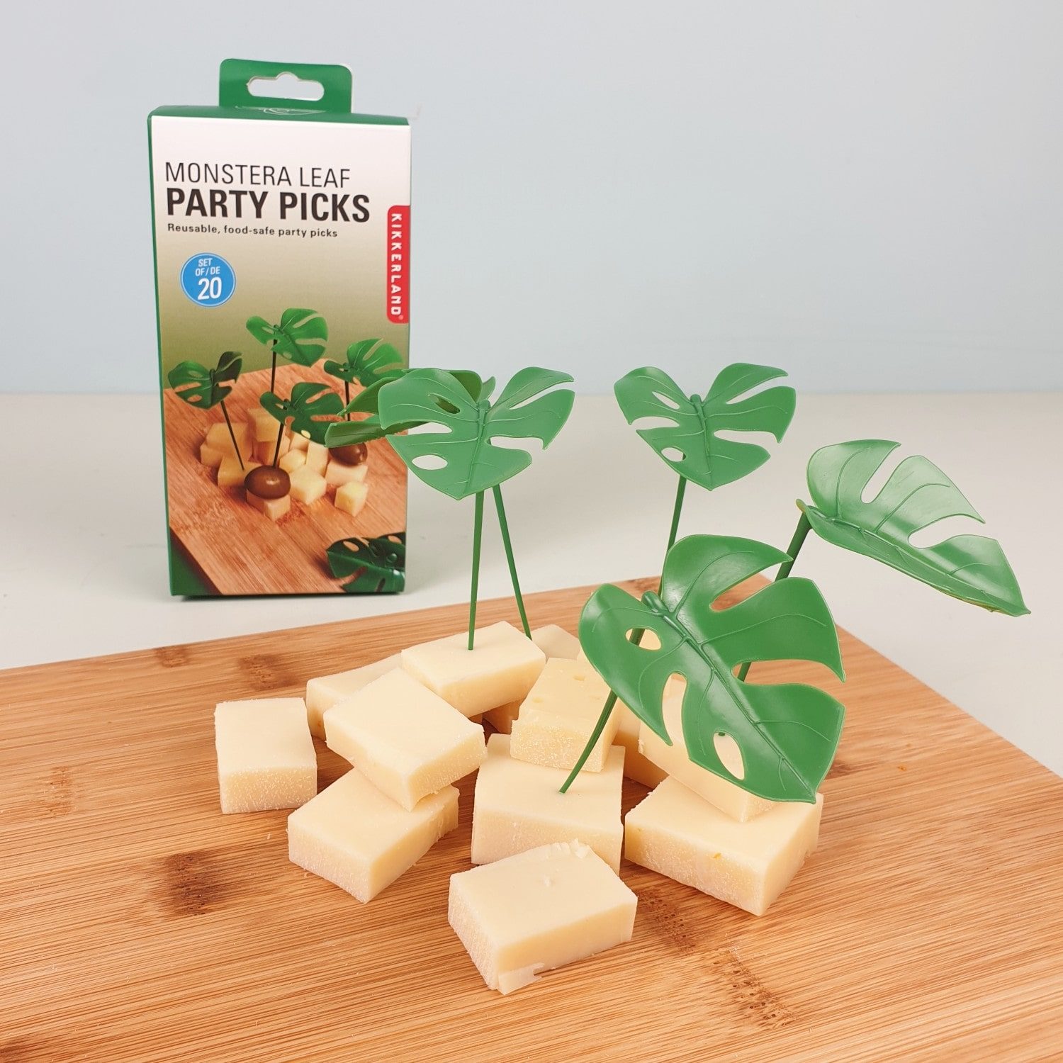 a252Fe252F4252Fa252Fae4a68a7b639625c2e7528da6a836dac10650d4a_monstera_leaf_party_picks_1500_min