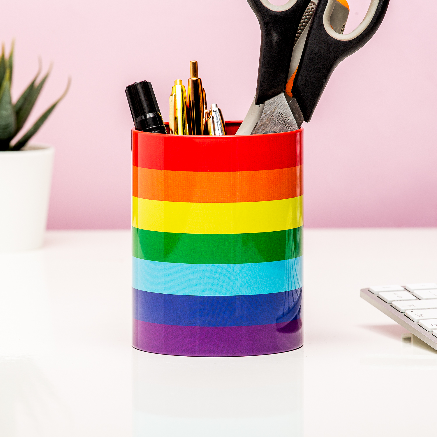 pen-pot-rainbow-659621-1