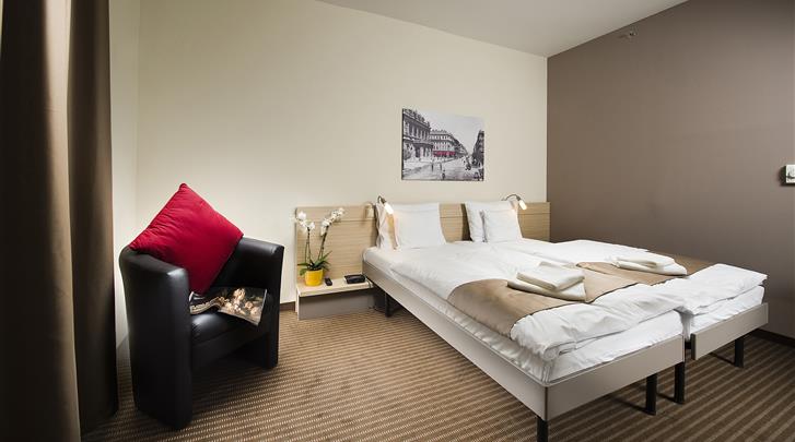 boedapest-bo18-hotel-standaard-kamer-12152015111437-727x405