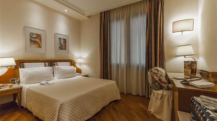 florence-hotel-laurus-al-duomo-standaard-kamer-12192019010048-727x405