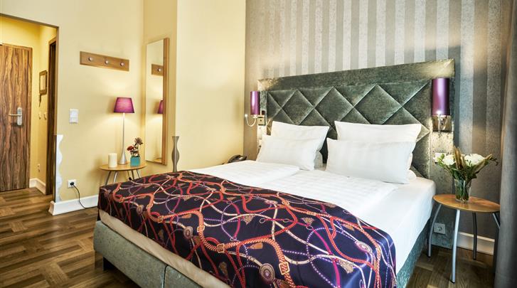keulen-hotel-classic-harmonie-superior-kamer-07122019110337-727x405
