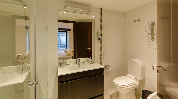 lissabon-hotel-duas-nacoes-badkamer-03022016124141-727x405