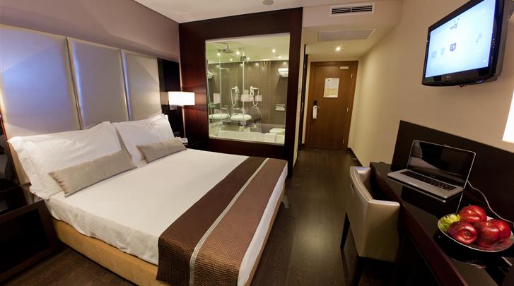 lissabon-hotel-turim-avenida-da-liberdade-standaard-kamer-05272020021748-727x405