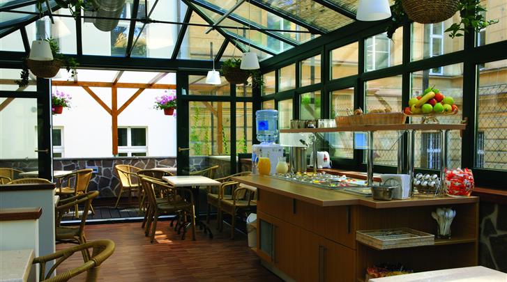praag-hotel-anna-ontbijtrestaurant-12162015040611-727x405