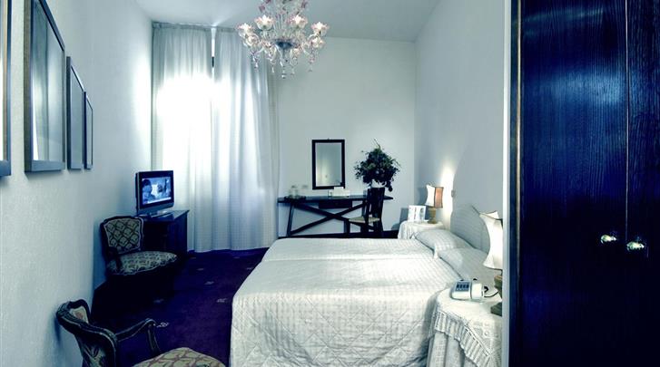 rome-hotel-columbia-standaard-kamer-11202015044824-727x405