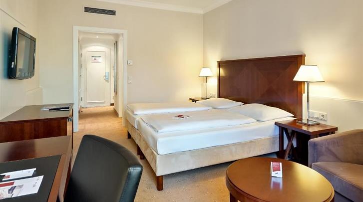 wenen-austria-trend-parkhotel-schoenbrunn-standaard-kamer-04252023035835-727x405