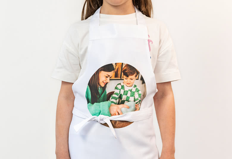 format-apron-kids-white-print