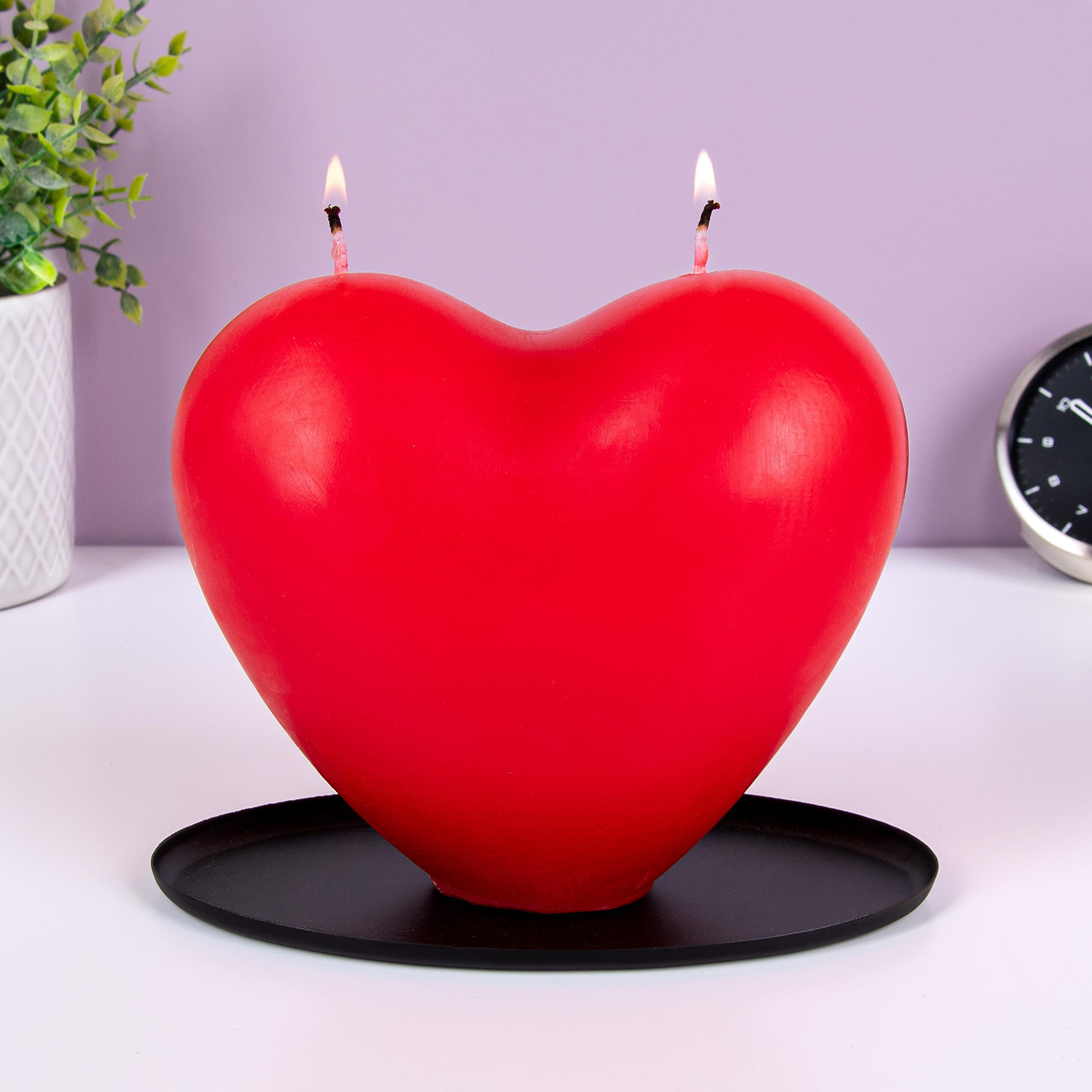 798041-MikaMax-Melting-Heart-Candle-1