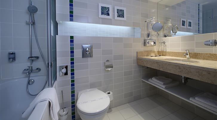 boedapest-hotel-atrium-badkamer-12152015110219-727x405